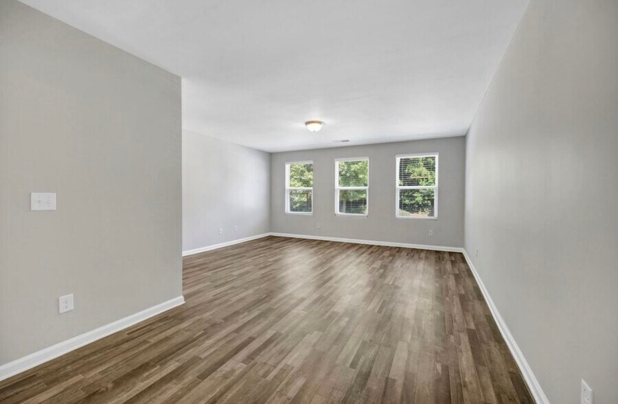 Building Photo - 112 Tybo Dr