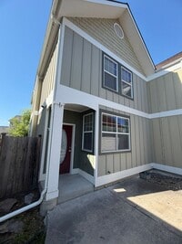 Building Photo - 2 Story West Side Kalispell Townhouse
