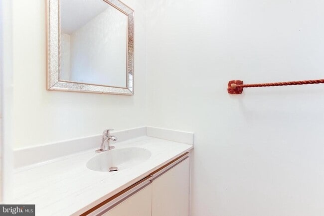 Building Photo - 8509 Jeffersonian Ct