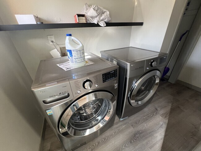 Building Photo - 205 16th Ave Ct