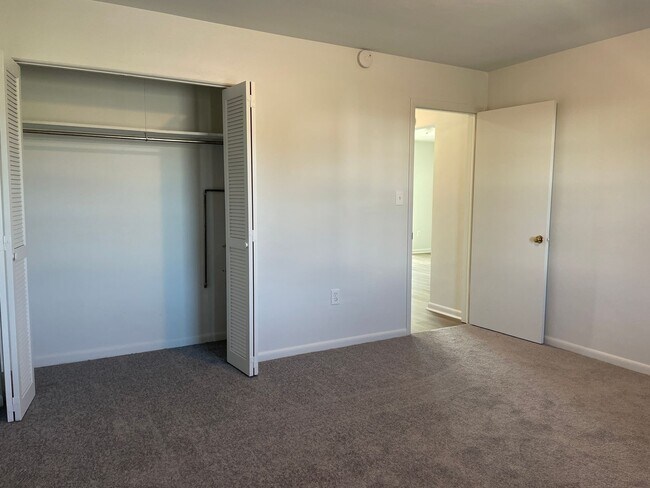 Building Photo - 6491 Carefree Ln