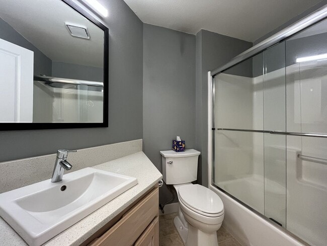 Building Photo - Beautiful Single-Level 3 Bedroom Home with Modern Kitchen and Open Floor Plan