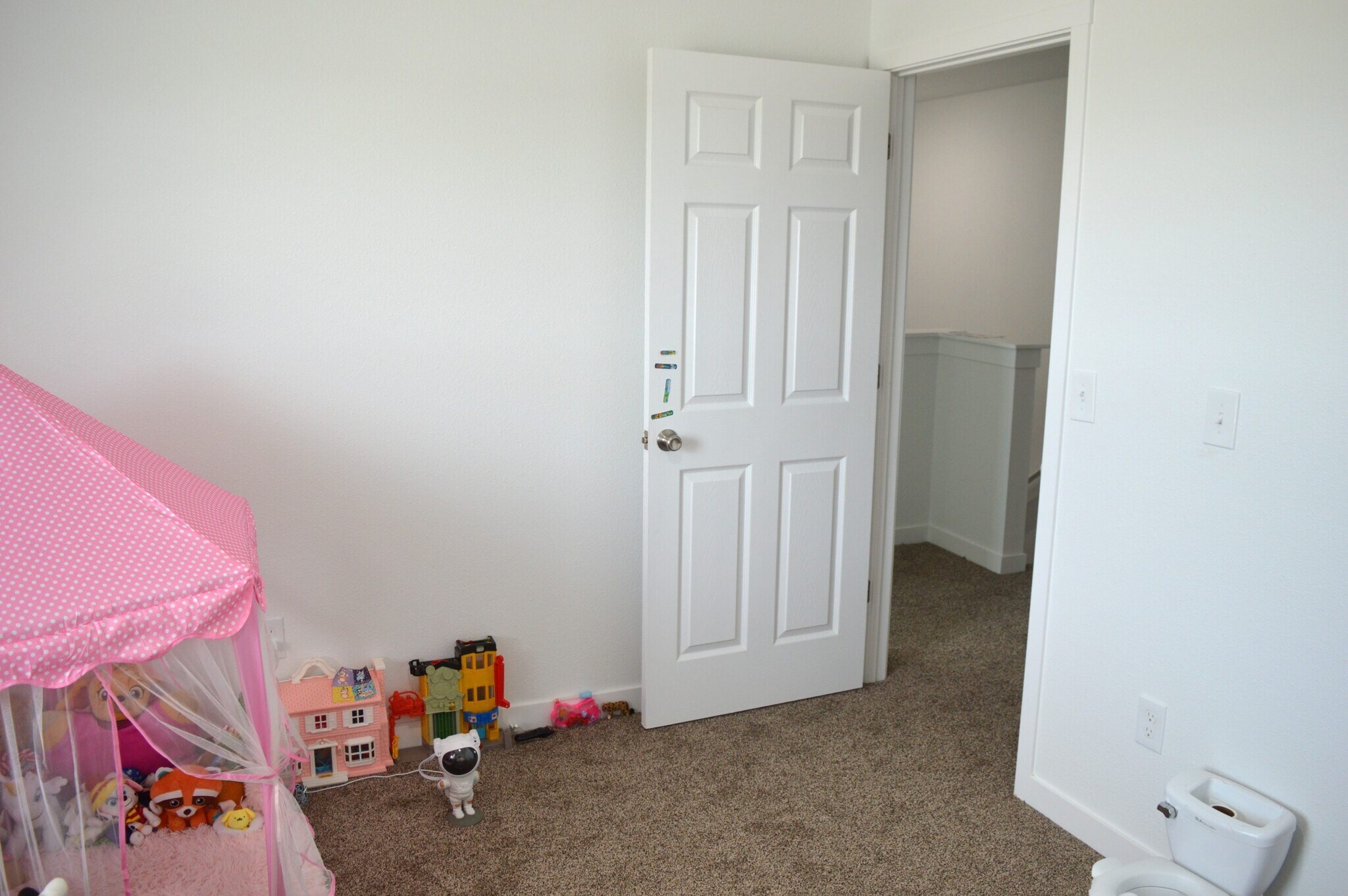Building Photo - 311 Alberts Dr