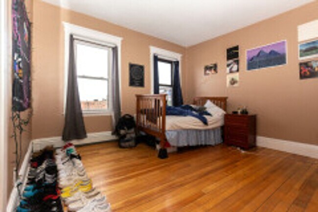 Building Photo - Beautiful, Sunny and Renovated Allston / BU West Campus 2 Bed on Harvard Ave for Sept 2026!!!