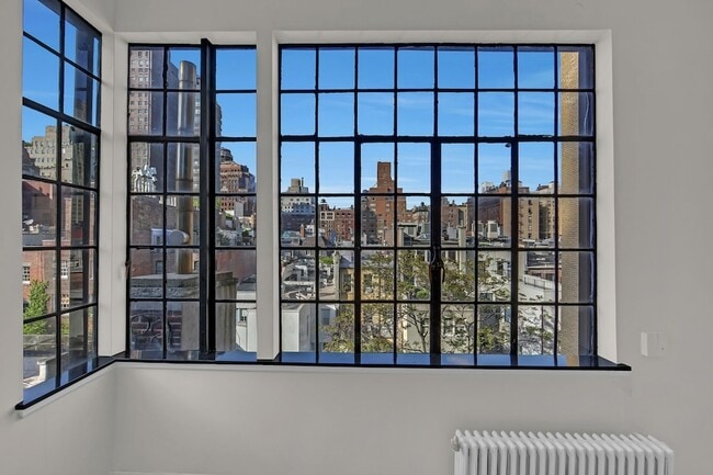 Building Photo - 127 E 69th St