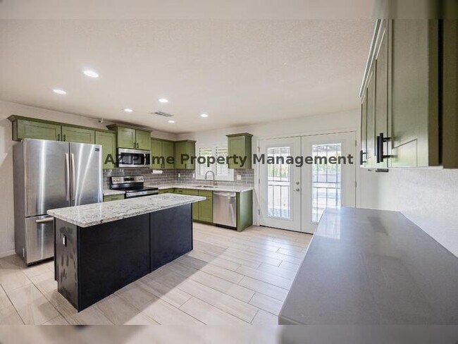 Building Photo - 17601 N 18th Dr