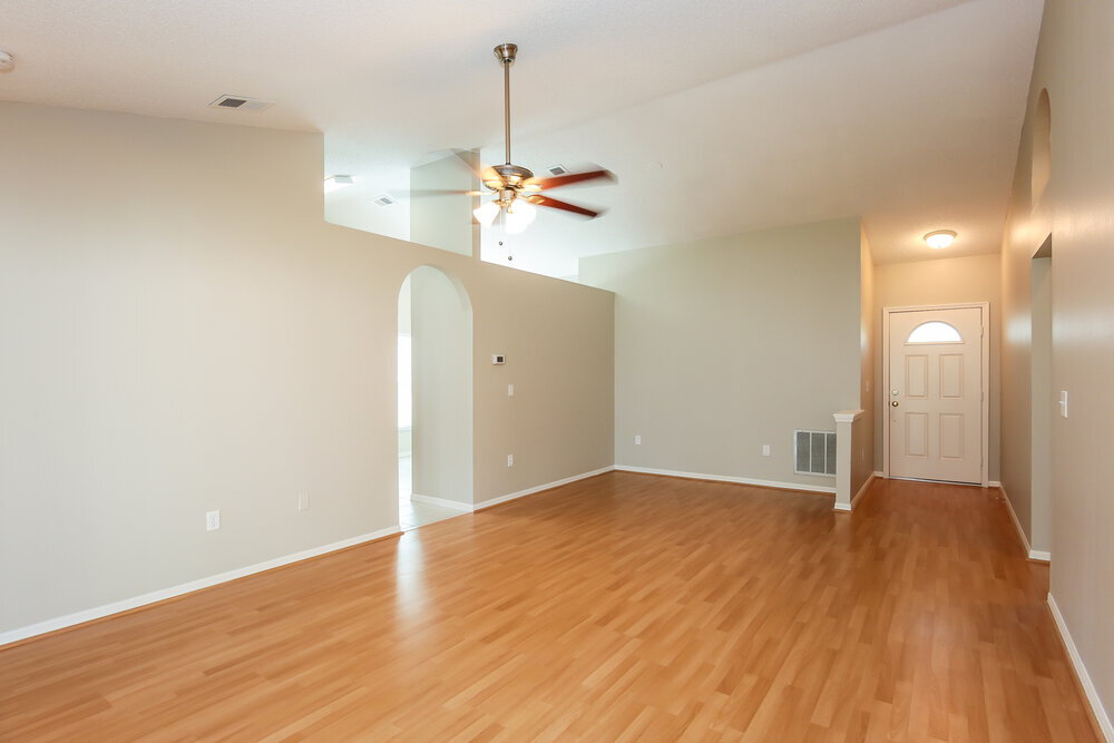 Building Photo - 2047 Sarah Louise Dr
