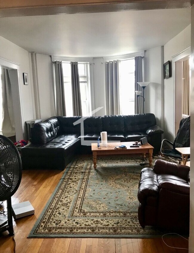 Primary Photo - Nice 3 bed plus office in Brookline