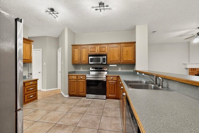 Building Photo - 165 Hirth Dr