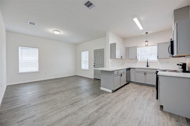 Building Photo - 319 N Carolina St