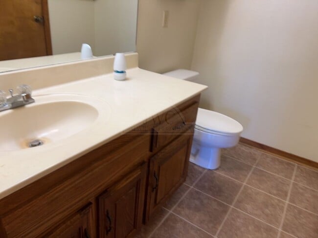 Building Photo - 2013 Windward Dr