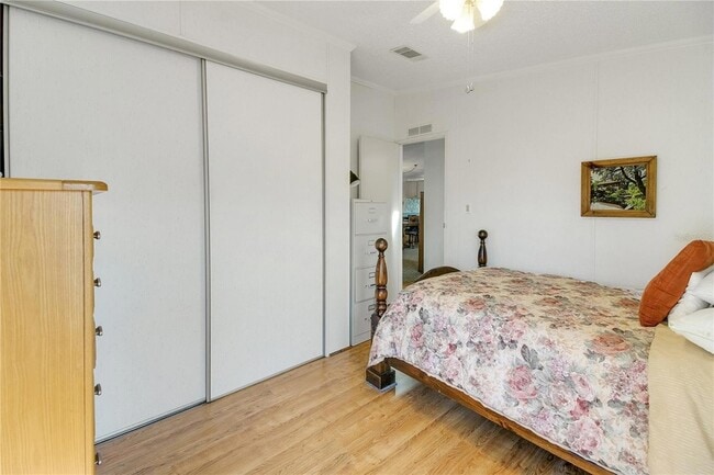 Building Photo - 5229 Hartford Ln