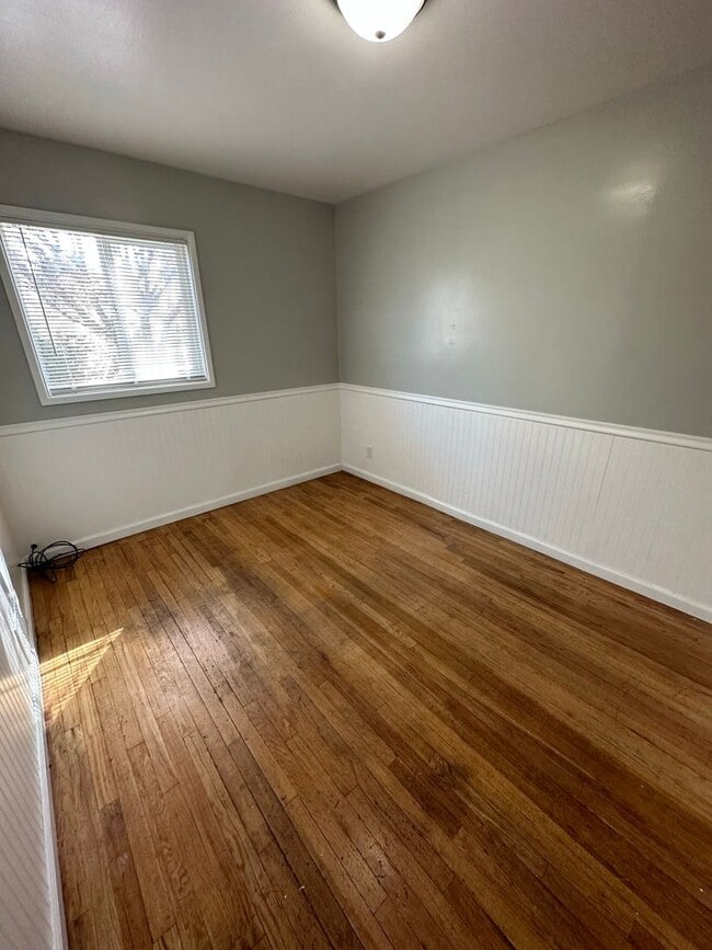 Building Photo - 4650 S