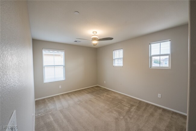 Building Photo - 3012 Camino Largo Ave