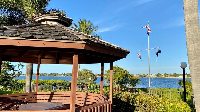 Building Photo - 107 Half Moon Cir