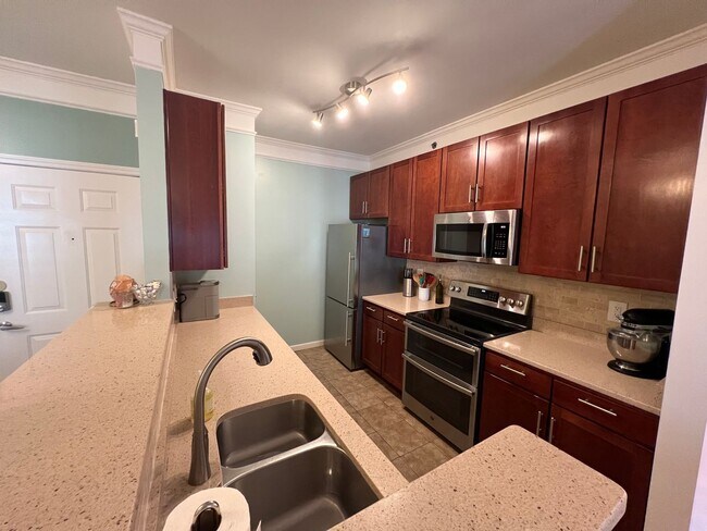 Building Photo - 2 Bedroom 2 Bathroom Condo at The Regatta ...
