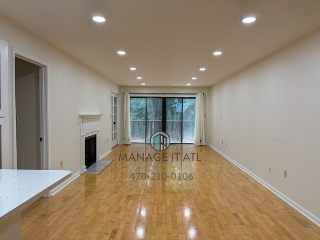 Building Photo - 2 bedroom condo in Atlanta in gated community