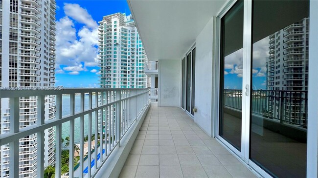 Building Photo - 801 Brickell Key Blvd