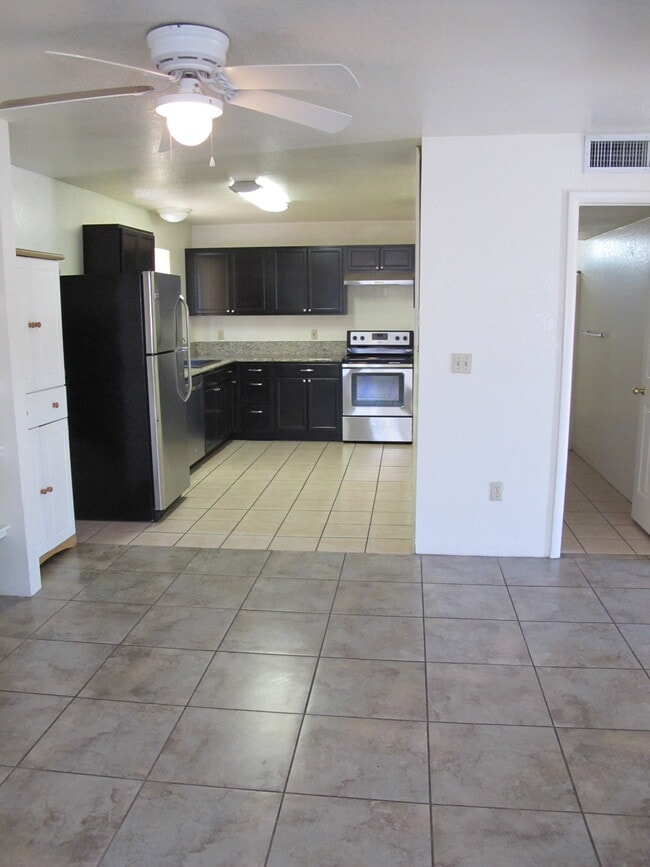 Building Photo - 1620 N Fremont Ave