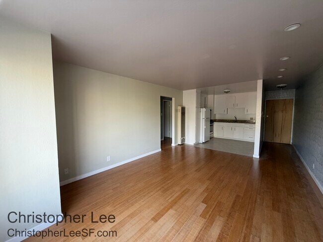 Building Photo - 777 5th Ave