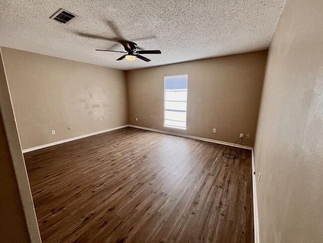 Building Photo - 1650 Shirley Cir