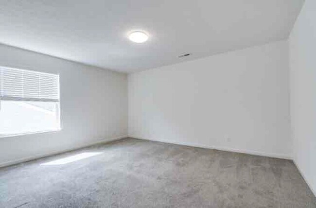 Building Photo - 1112 Colcester Ln