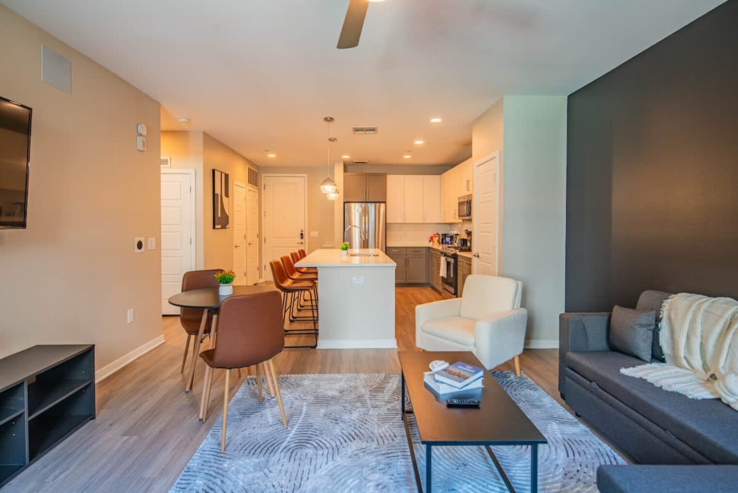 Building Photo - 730 E Marlette Ave