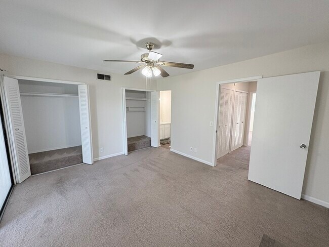 Building Photo - 240 Jamil Rd