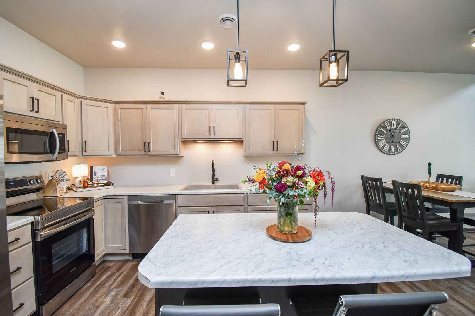 Building Photo - 9064 W Ark Pl