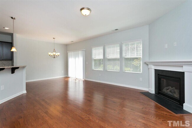 Building Photo - 3 Bedroom 2.5 Bathroom Townhome Home w/ Open Floorplan and a 2 car Garage in the heart of Morrisv...