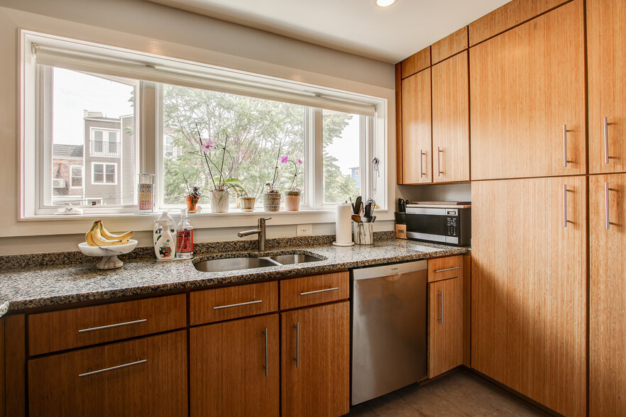 Kitchen (Bosch Dishwasher) - 1362 Otis Pl NW