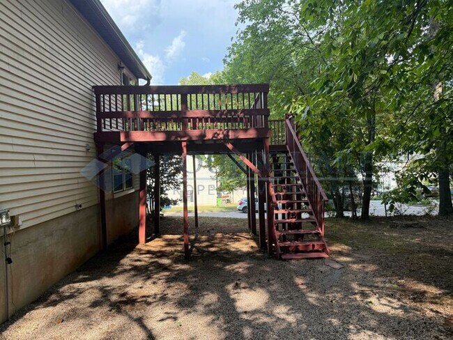 Building Photo - Cozy 4-Bed / 2-Bath Home with Main-Level Bedrooms, Large Backyard & Corner Lot , Near Shelley Lake