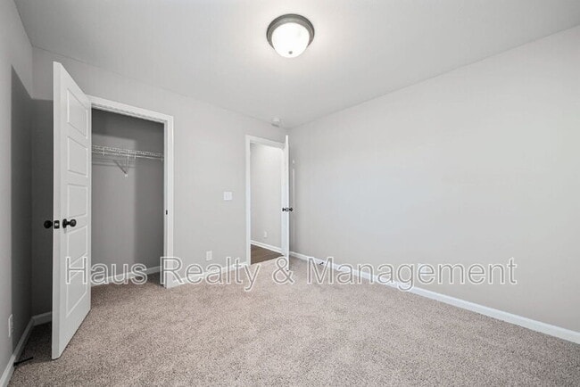 Building Photo - 1514 Fredrick Dr