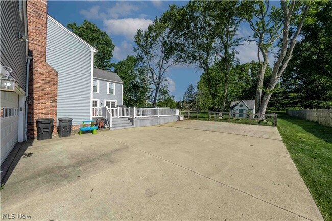 Building Photo - 2950 Royalwood Rd