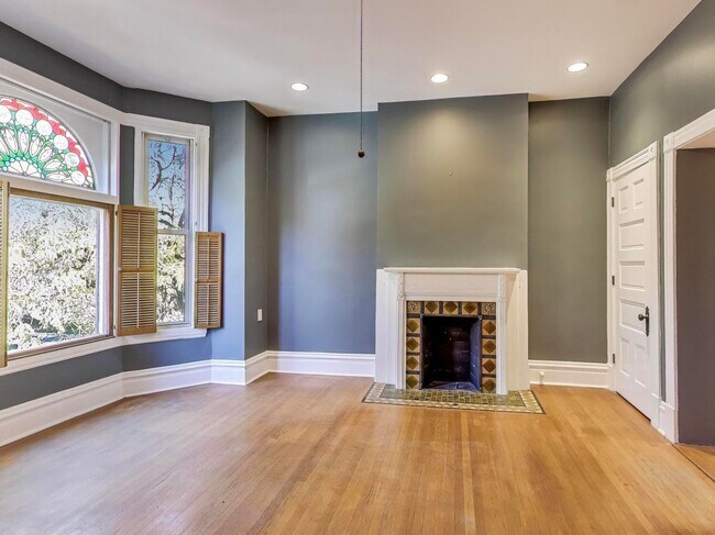 Building Photo - 5203 S Dorchester Ave