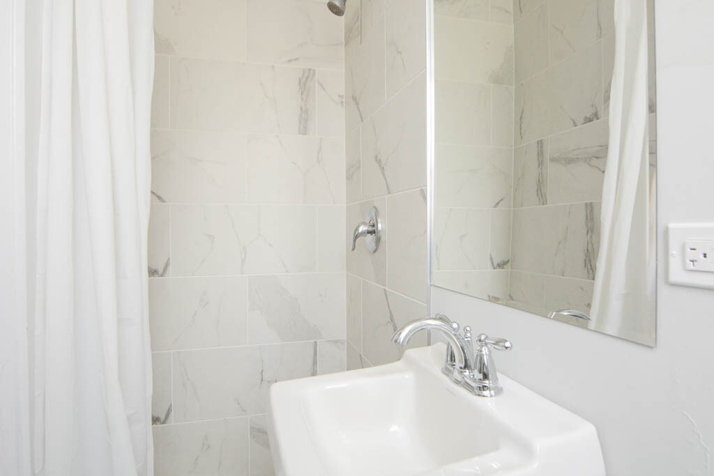 Building Photo - 725 St Johns Ave