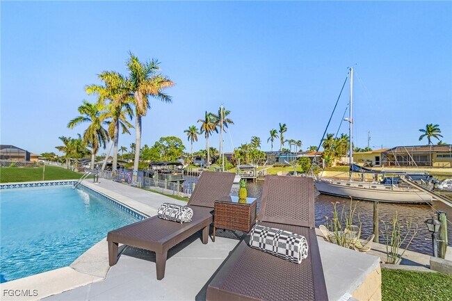 Building Photo - 2823 SE 18th Ave