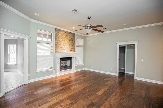 Building Photo - 3800 SE 8th St