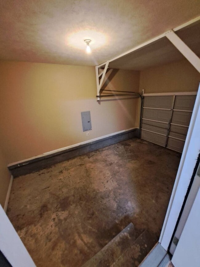 Building Photo - 3 Bedroom 1 bath house in Morristown, TN