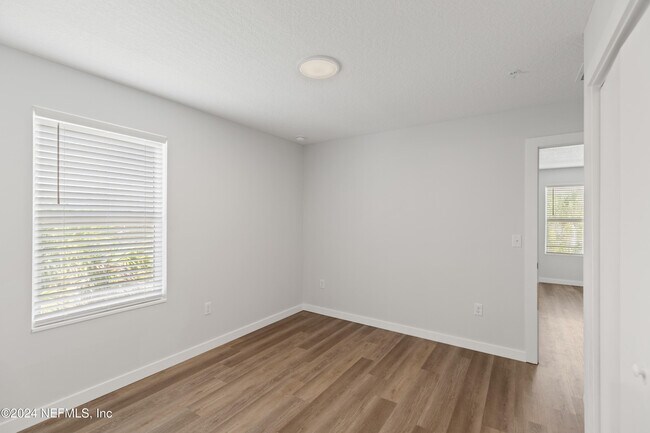 Building Photo - 223 19th St N