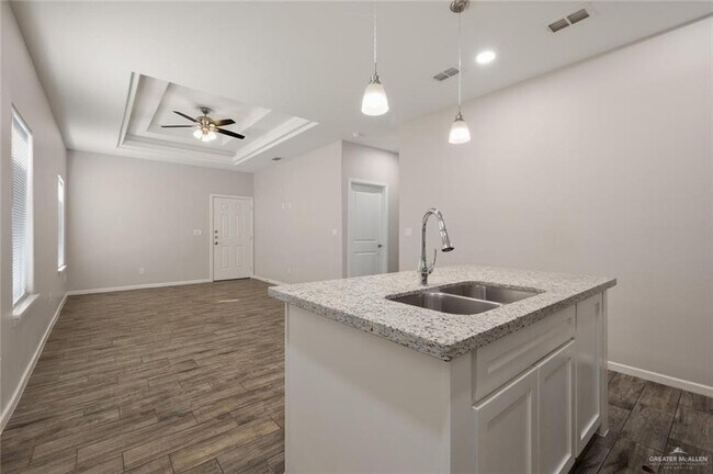 Building Photo - 5709 Sandpiper Ave