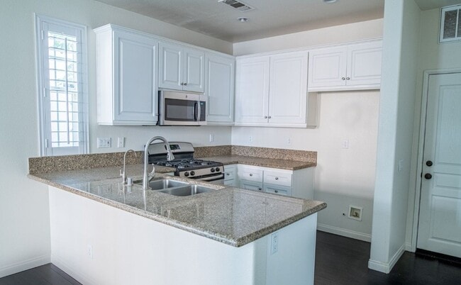 Building Photo - 4230 Vía Angelo