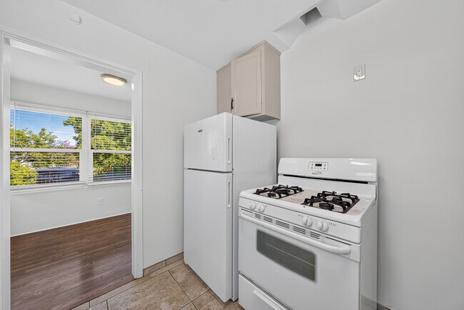 Building Photo - 3626 Highland Ave