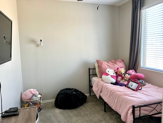 Building Photo - Fantastic Casa Vista home with 4 car garag...
