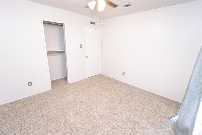 Building Photo - 14226 Morinscott Dr