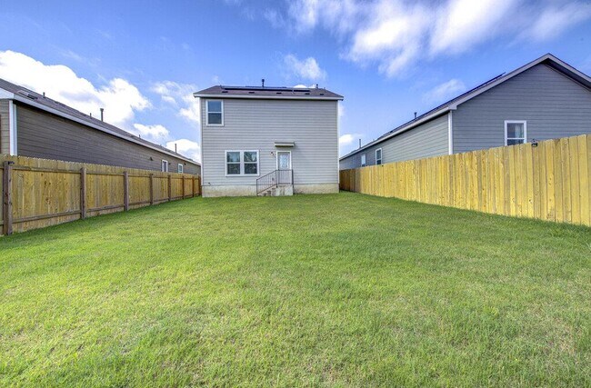 Building Photo - 2704 Shimsham Dr
