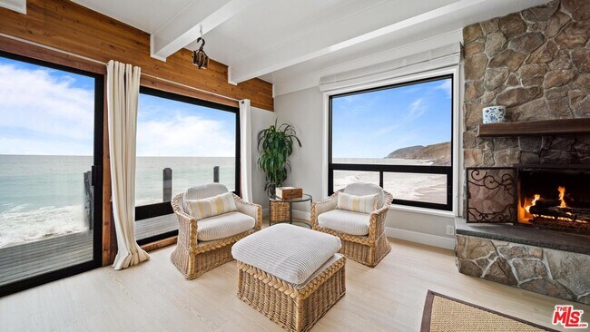 Building Photo - 11358 Pacific Coast Hwy