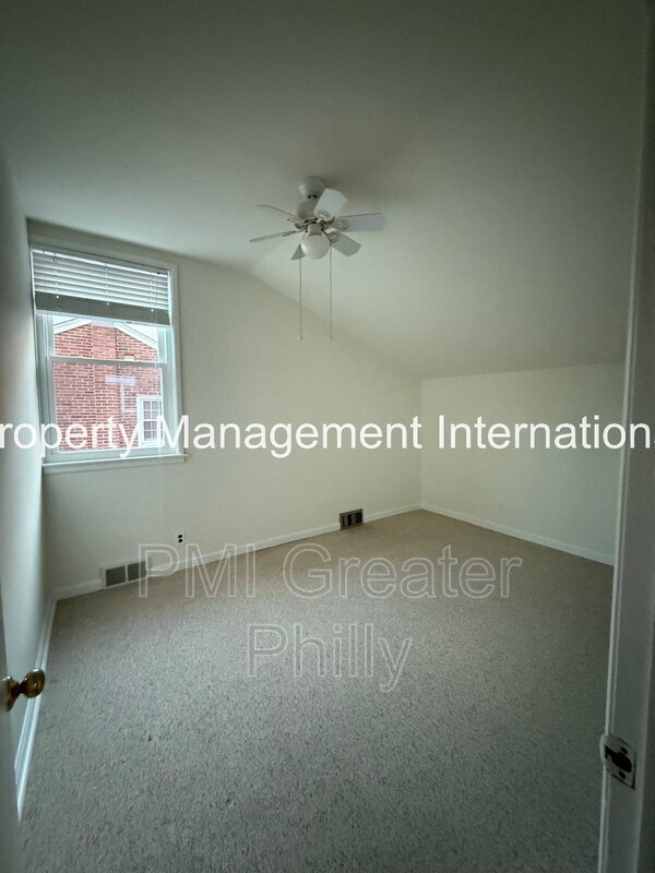 Building Photo - 864 Beechwood Rd