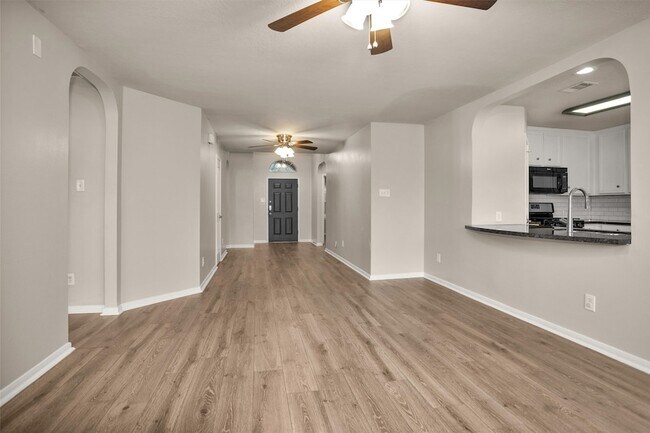 Building Photo - 32102 Decker Oaks Dr