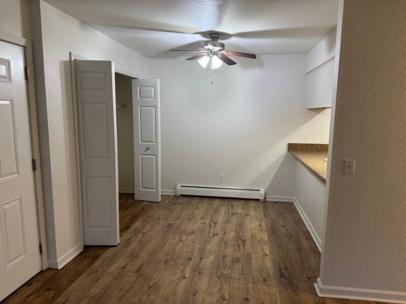 Building Photo - 580 N Main St